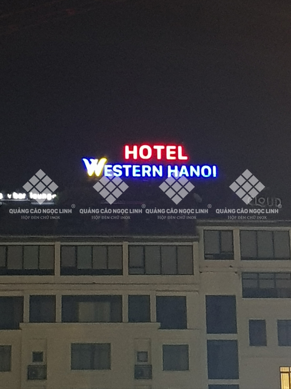 Lắp đặt biển quảng cáo trên nóc tòa nhà